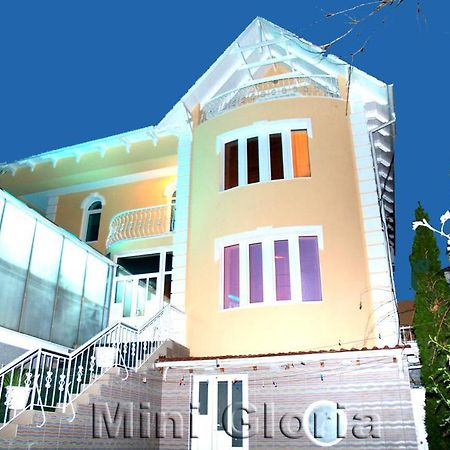Gloria Mini-Hotel Chisinau Exterior photo
